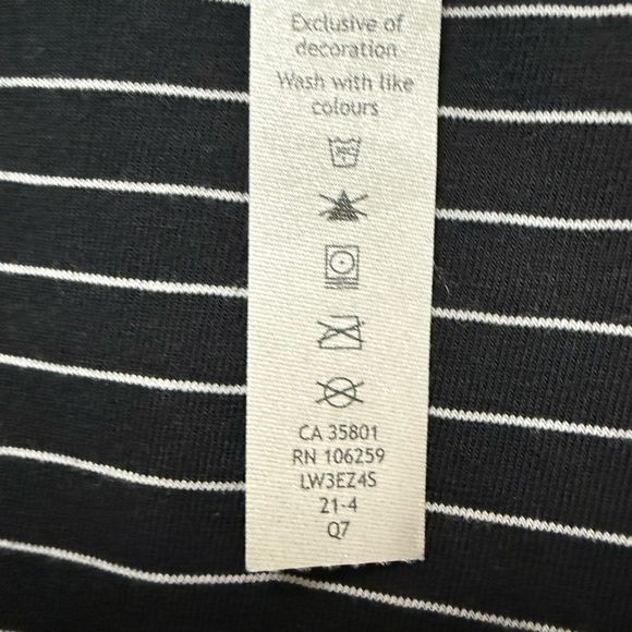 🍋 LULULEMON Black Striped Love Crew Short Sleeve Shirt Size 14 - Picture 9 of 15